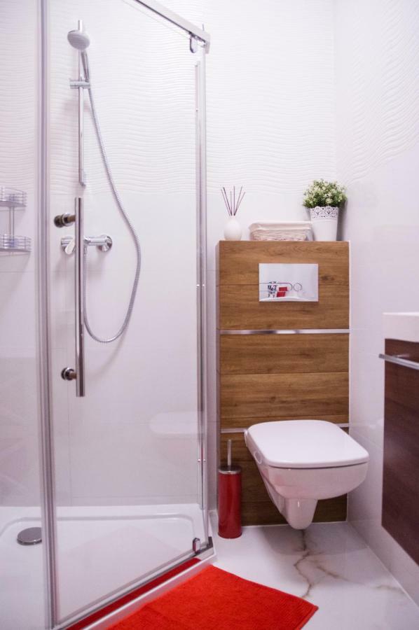 Jacuzzi Apartment Red Krakkó Kültér fotó