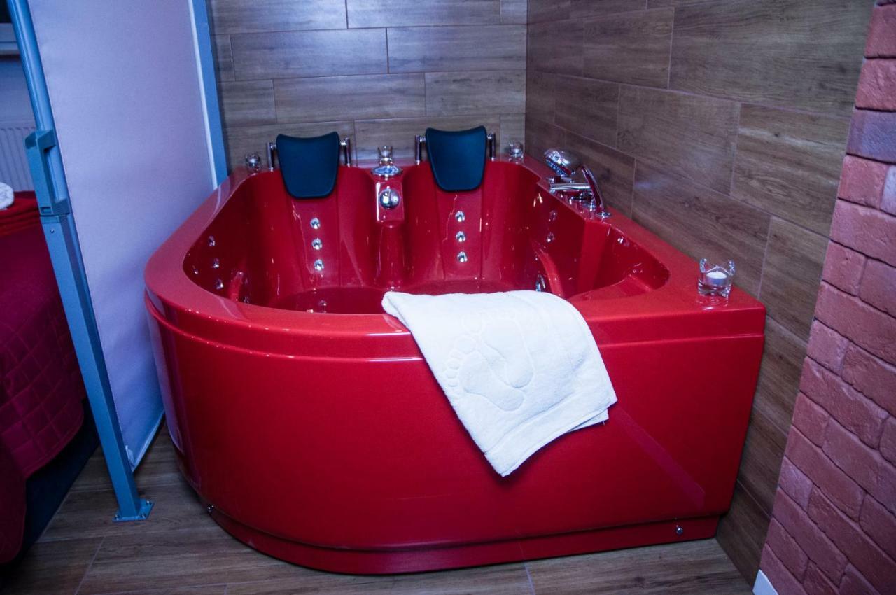Jacuzzi Apartment Red Krakkó Kültér fotó