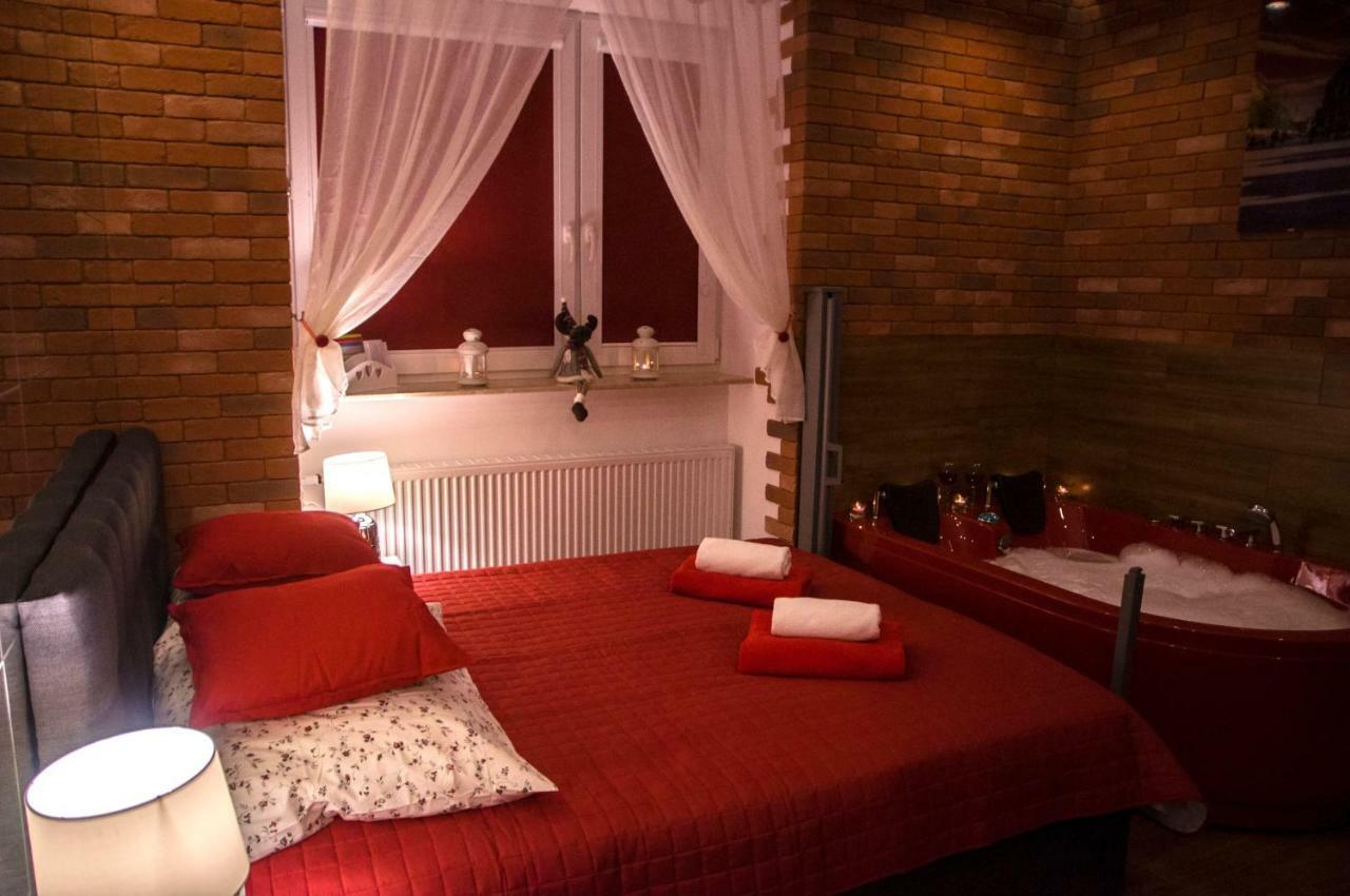 Jacuzzi Apartment Red Krakkó Kültér fotó