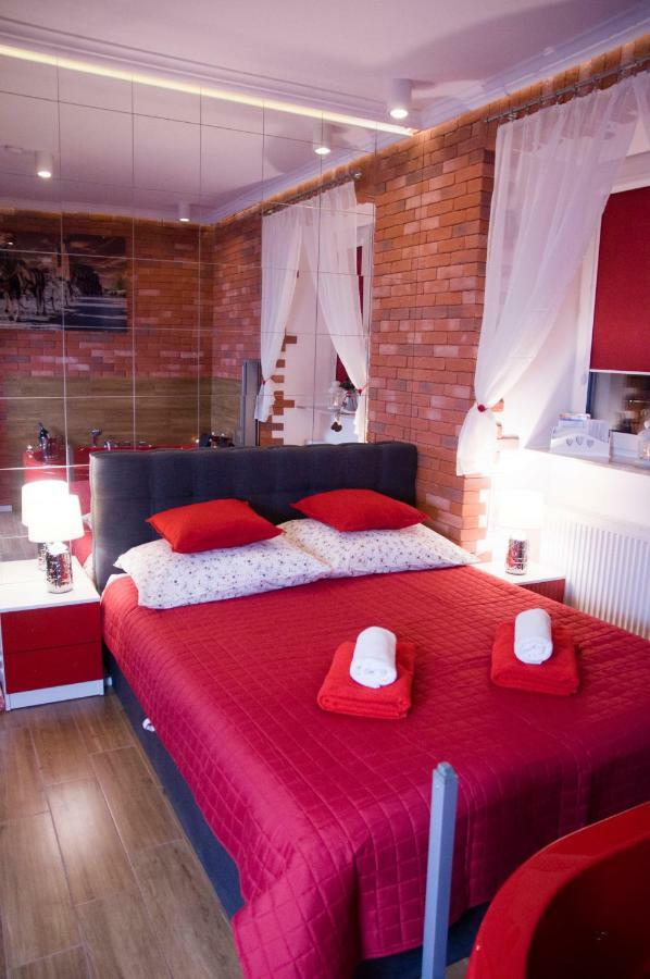 Jacuzzi Apartment Red Krakkó Kültér fotó