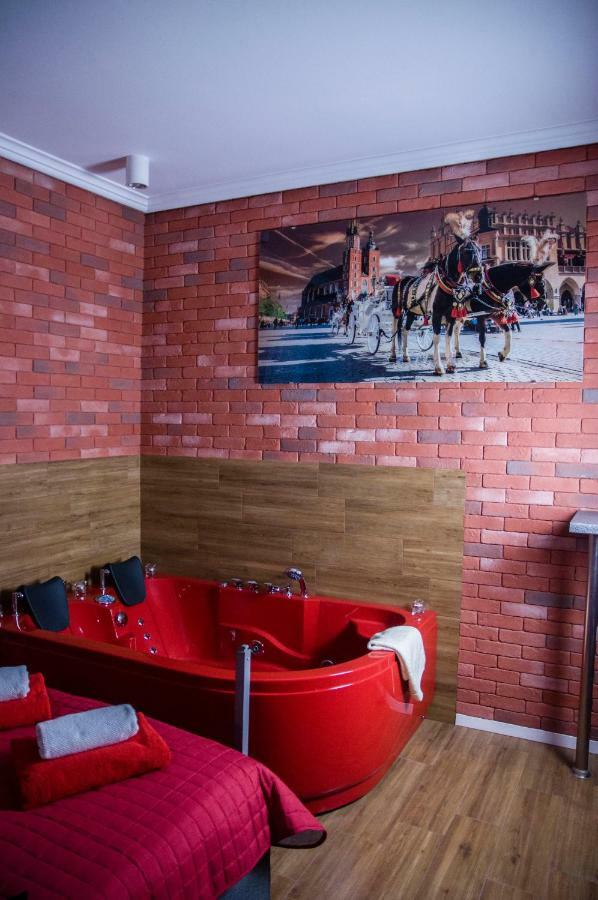 Jacuzzi Apartment Red Krakkó Kültér fotó